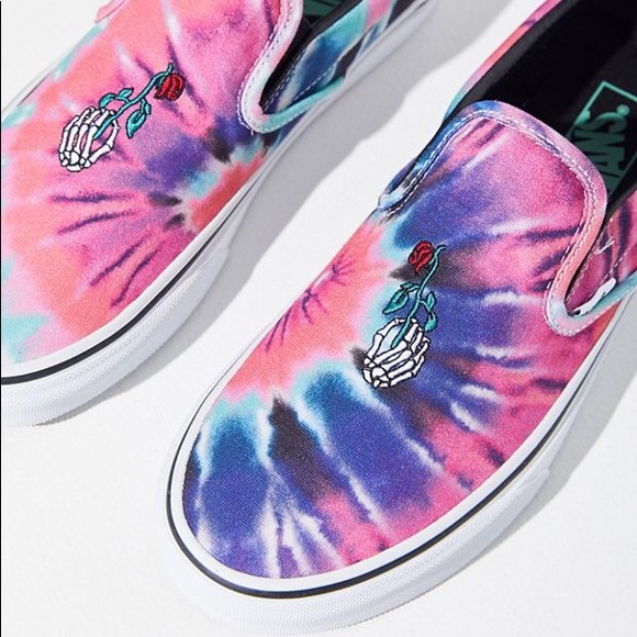 Vans Shoes - [ nib ] Vans Classic Slip-On Sneakers